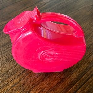 Mid Century Vintage Cherry Red Burrite Plastic Marbled Hinge Top Pitcher Deco